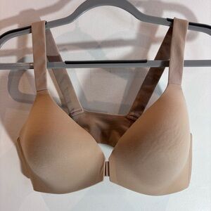 SPANX Sz 36C Bra Front Closure Padded Comfort Adjustable Straps T-Shirt